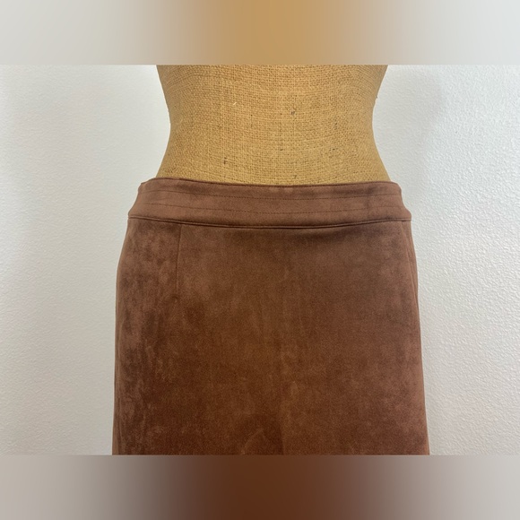 BB Dakota X Steve Madden Arizona Faux Suede Mini Skirt Size 10 Camel Shark Hem - Picture 4 of 13